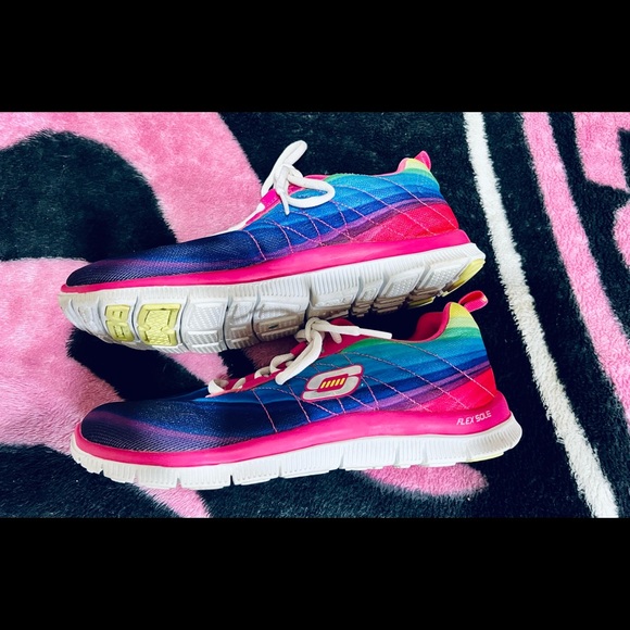 Skechers shoes size 6.5 - Picture 2 of 5